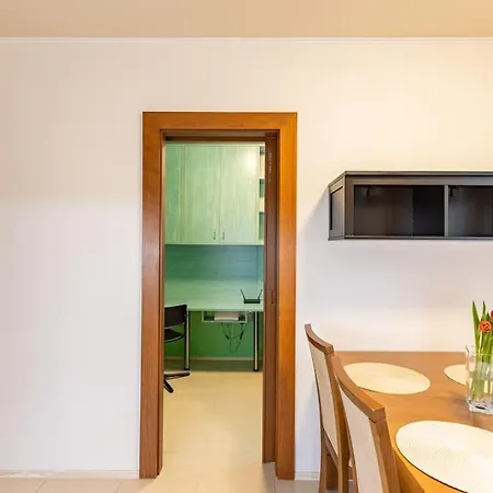 Apartment Urban Haven: Blissful Living In Pressburg
