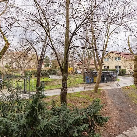 Urban Haven: Blissful Living In * 브라티슬라바