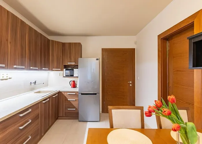 Urban Haven: Blissful Living In Appartamento Bratislava