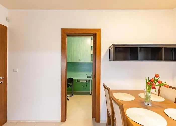 شقة Urban Haven: Blissful Living In براتسيلافا