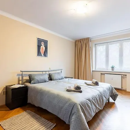 Urban Haven: Blissful Living In דירה *
