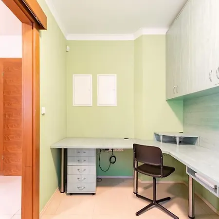 Urban Haven: Blissful Living In דירה *
