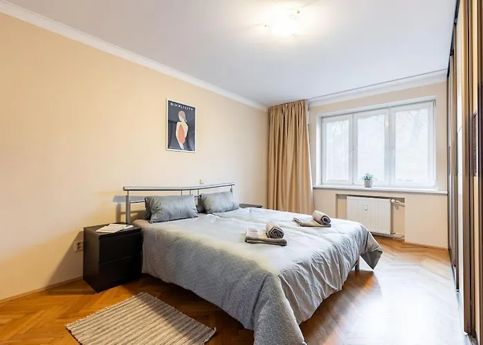 Urban Haven: Blissful Living In דירה *