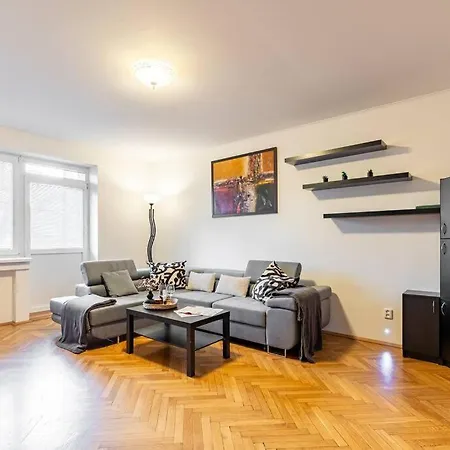 Apartman Urban Haven: Blissful Living In *