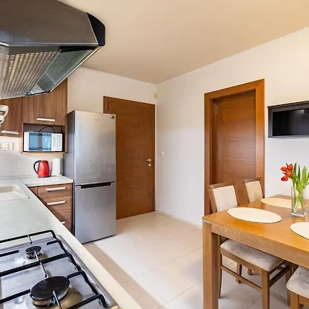 Urban Haven: Blissful Living In Apartman