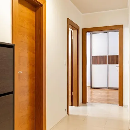 Urban Haven: Blissful Living In Apartman